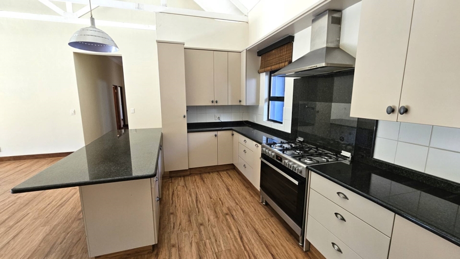 5 Bedroom Property for Sale in The Coves North West